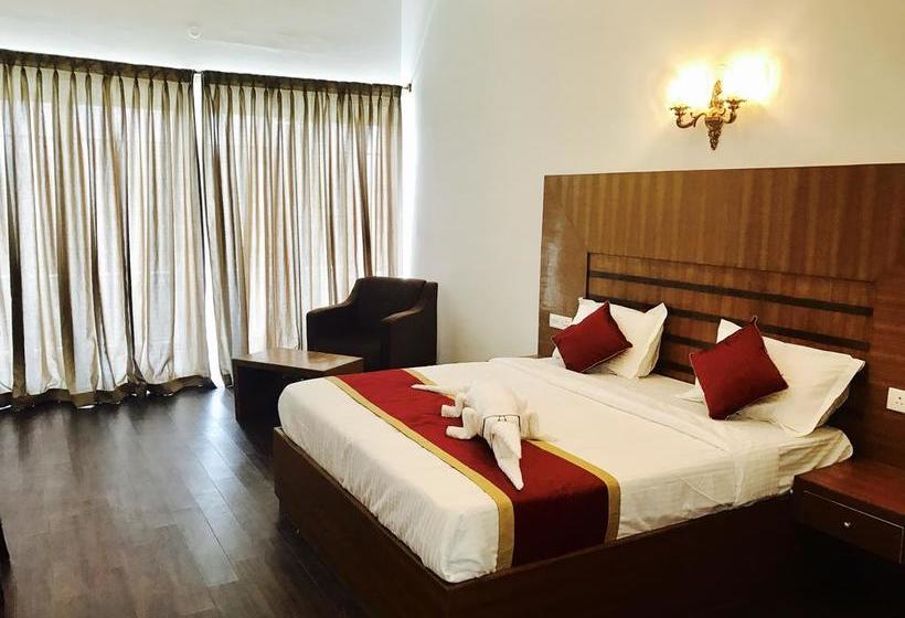 Hotel Sky Dale Inn & Suites 18