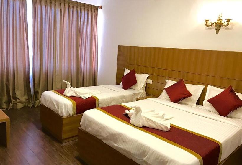 Hotel Sky Dale Inn & Suites 8