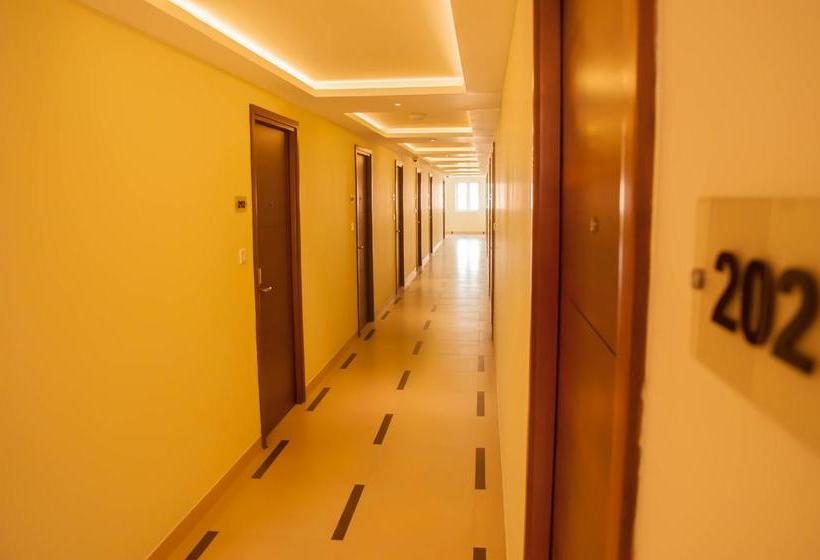 Hotel Tgi Residency Green Ridge 8