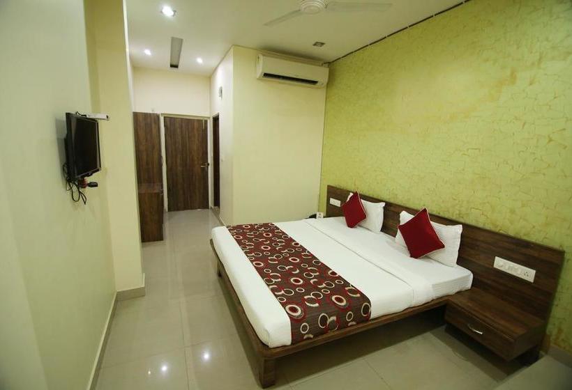 Hotel Oyo Rooms Near Power House 19