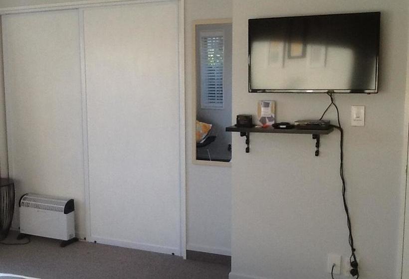 Bed and Breakfast Thirty One On Karina Blenheim South Island