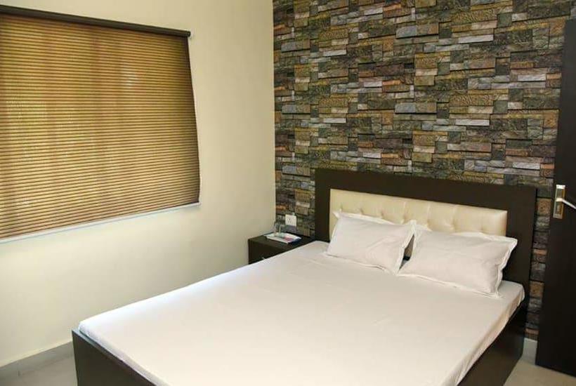 Hotel Crystal Residency 4