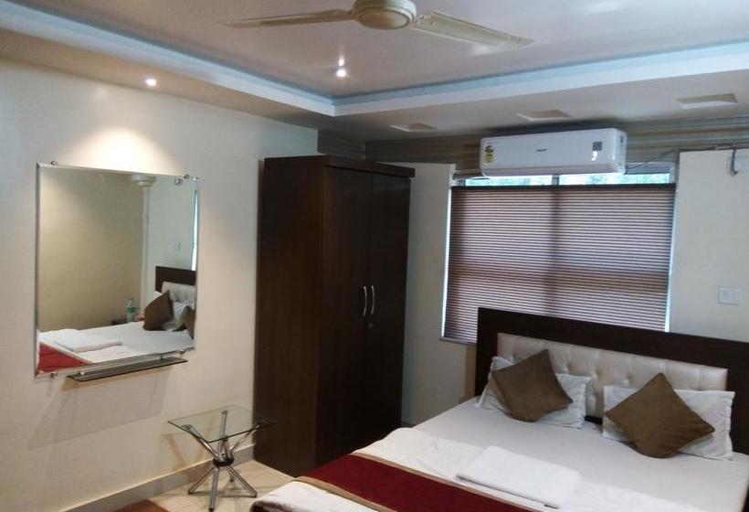 Hotel Crystal Residency 7