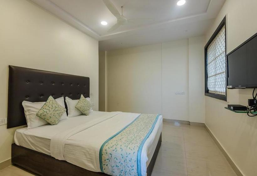 Hotel Oyo Rooms Near Kokilaben Hospital 7