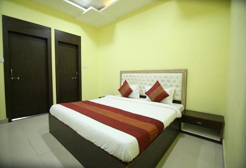 Hotel Oyo Rooms Opp Shri Balaji Hospital Mowa Raipur 10