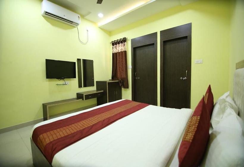 Hotel Oyo Rooms Opp Shri Balaji Hospital Mowa Raipur 12