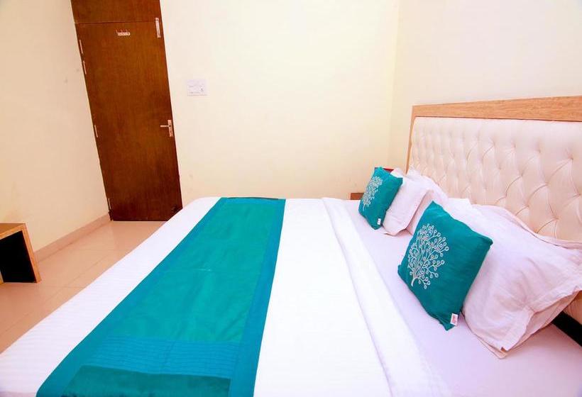 Hotel Oyo Rooms Opp Shri Balaji Hospital Mowa Raipur 13