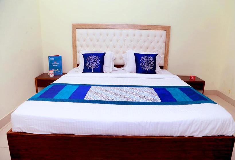 Hotel Oyo Rooms Opp Shri Balaji Hospital Mowa Raipur 18