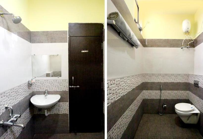 Hotel Oyo Rooms Opp Shri Balaji Hospital Mowa Raipur 20