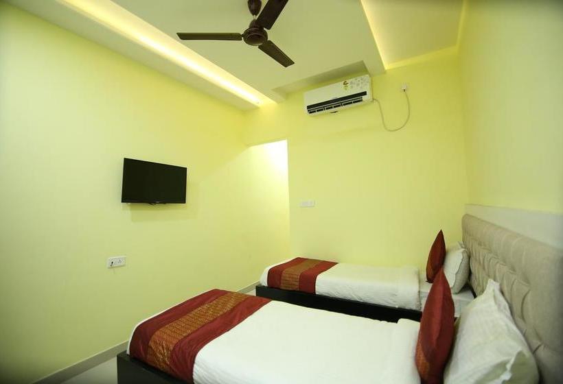 Hotel Oyo Rooms Opp Shri Balaji Hospital Mowa Raipur 4