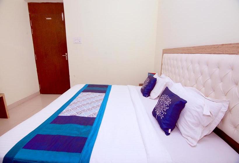 Hotel Oyo Rooms Opp Shri Balaji Hospital Mowa Raipur 5