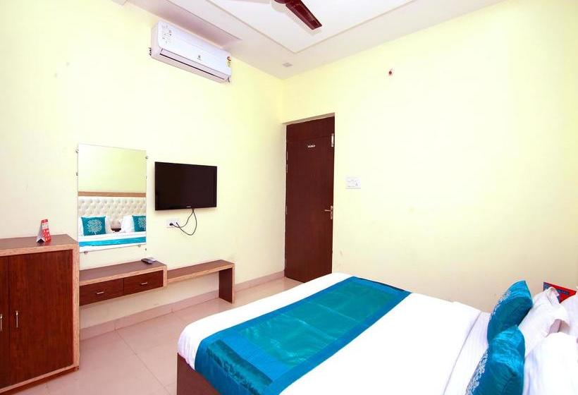 Hotel Oyo Rooms Opp Shri Balaji Hospital Mowa Raipur 7