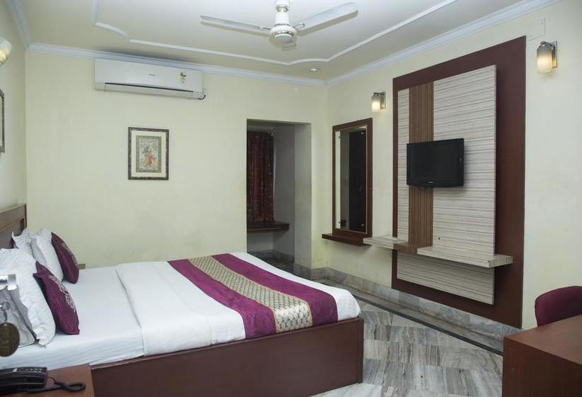 Hotel Oyo Rooms Master Canteen 10