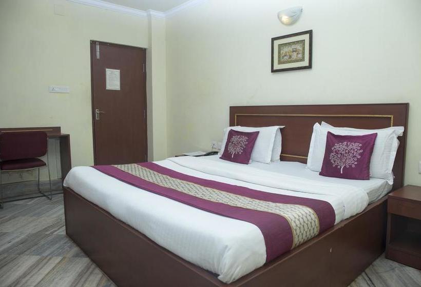 Hotel Oyo Rooms Master Canteen 11