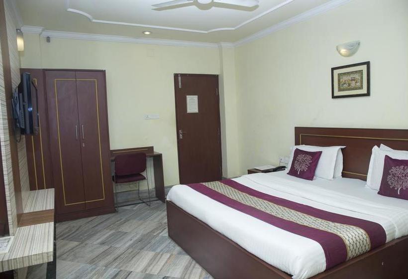 Hotel Oyo Rooms Master Canteen 9
