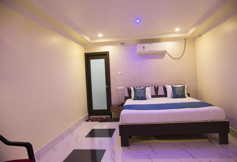 Hotel Oyo Rooms Near Sunshine Hospital 10