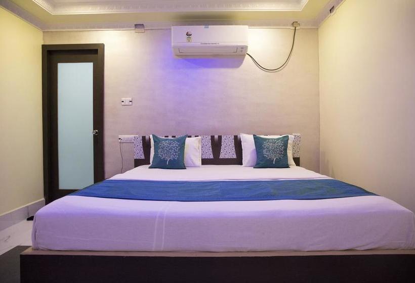 Hotel Oyo Rooms Near Sunshine Hospital 16