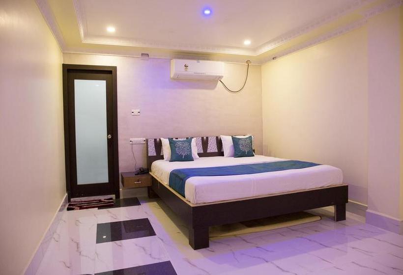Hotel Oyo Rooms Near Sunshine Hospital 17