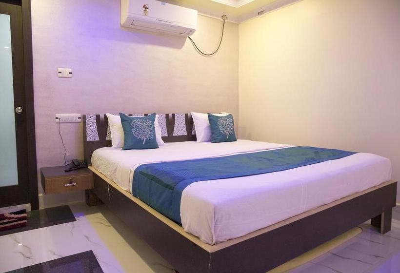 Hotel Oyo Rooms Near Sunshine Hospital 18