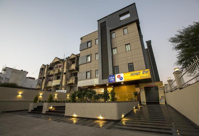 Hotel Oyo Rooms Near Halalpura Bus Stand 4