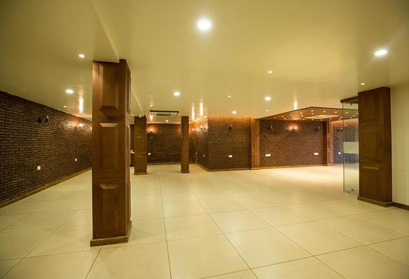 Hotel Oyo Rooms Near Halalpura Bus Stand 8