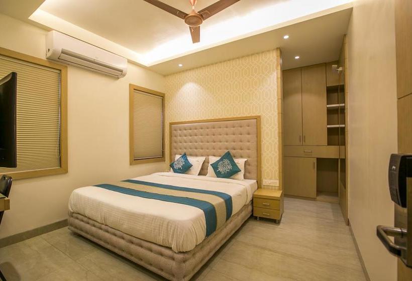 Hotel Oyo Rooms Near Halalpura Bus Stand 9