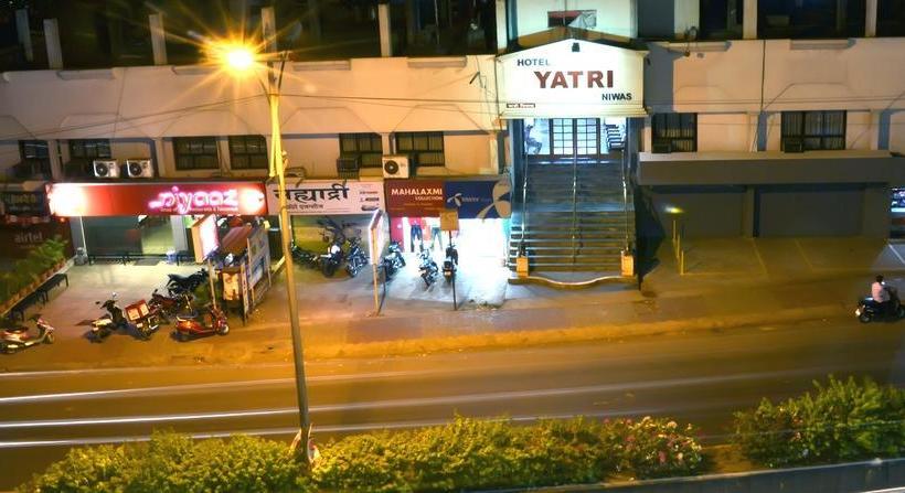 Hotel Yatri Niwas 1