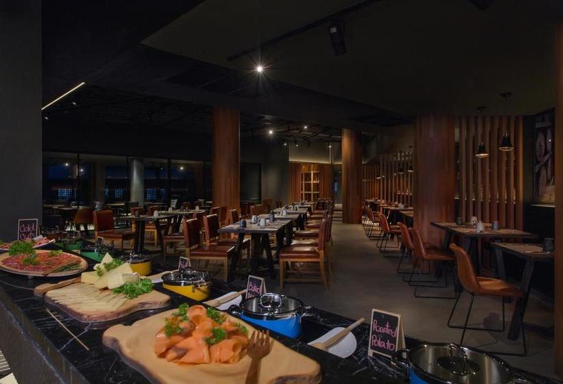 Resort La Vela Khao Lak 4