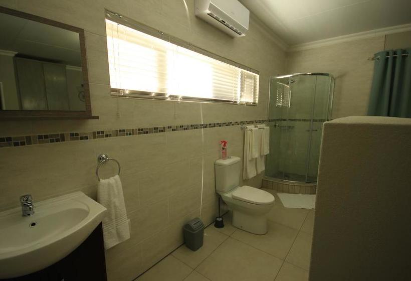 Bed and Breakfast La Rose Douglas Guesthouse 10