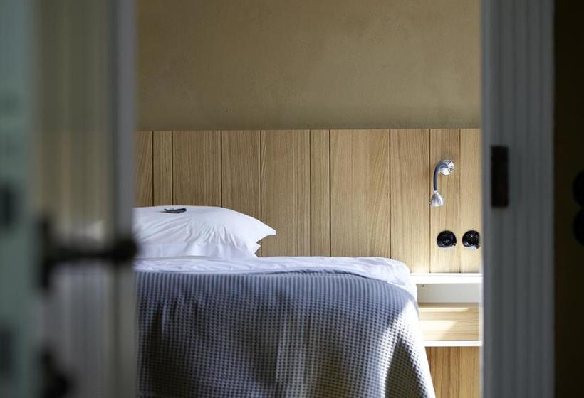 Alte Apotheke Hotel Und Cafe 3