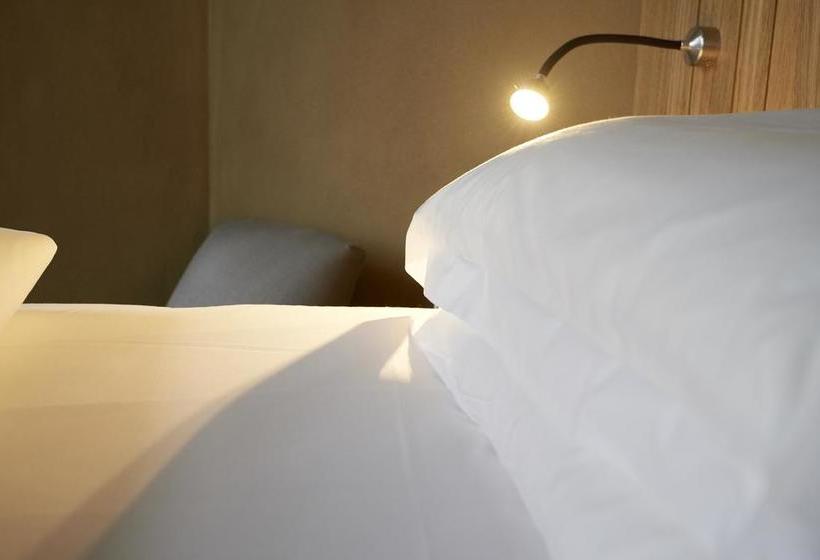 Alte Apotheke Hotel Und Cafe 4