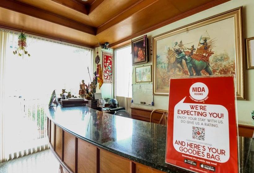 Hotel Nida Rooms The Escape Phichaisongkhram 291