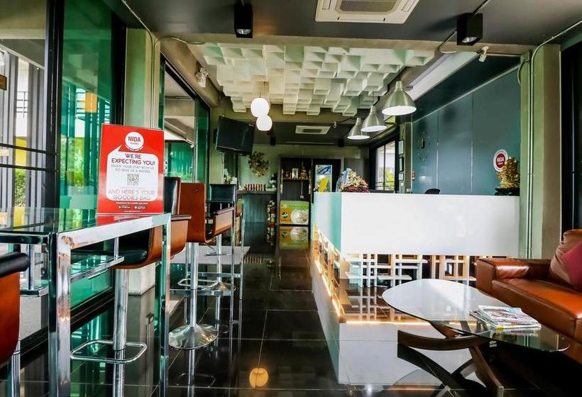 Hotel Nida Rooms Triple 3 Mega Plaza 1