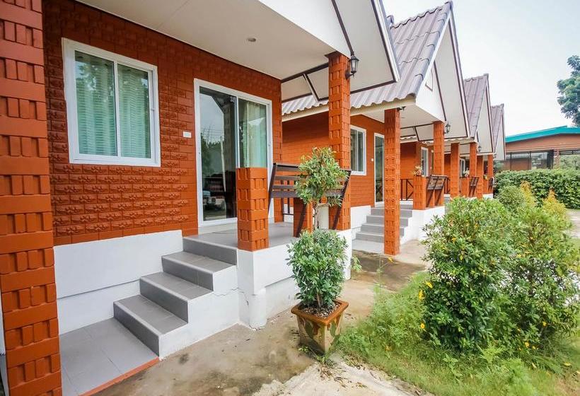 Hotel Nida Rooms Triple 5 Sikhio