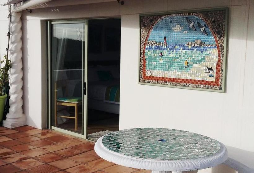 Balcony Bed And Breakfast Room 2