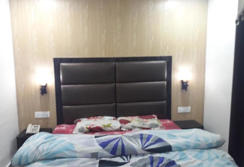 Hotel Puri Guest House &
