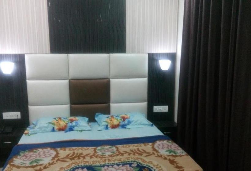 Hotel Puri Guest House & 4