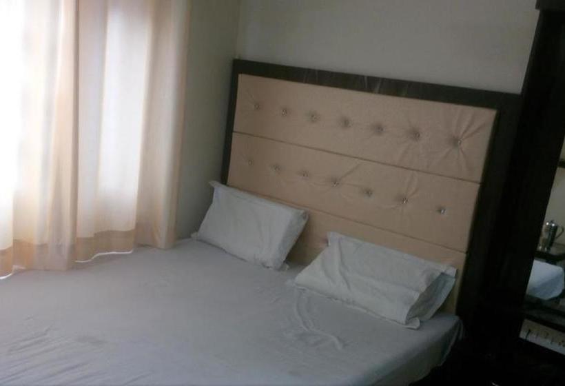 Hotel Puri Guest House & 7