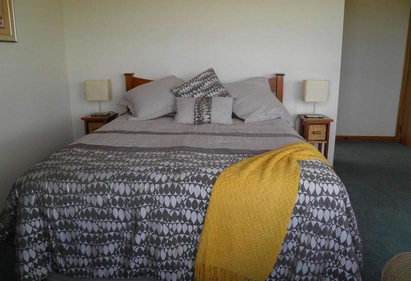 Rarangi Seaview On The Beach B&b 3