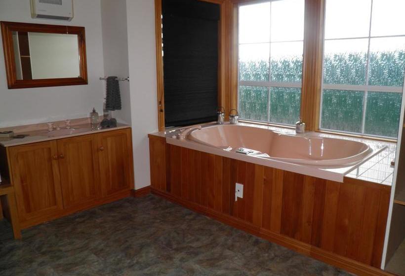 Rarangi Seaview On The Beach B&b 5