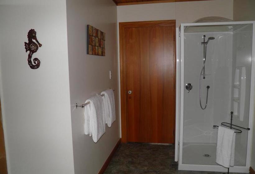 Rarangi Seaview On The Beach B&b 6