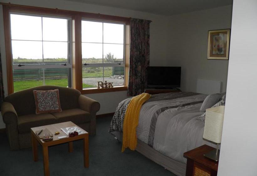 Rarangi Seaview On The Beach B&b 7