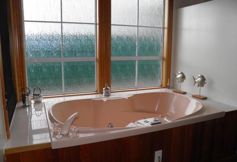 Rarangi Seaview On The Beach B&b 8