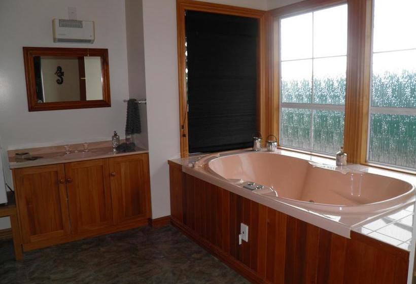 Rarangi Seaview On The Beach B&b 9