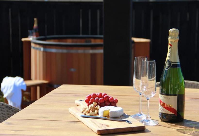 Bed and Breakfast Tussock Lodge Whitianga 2