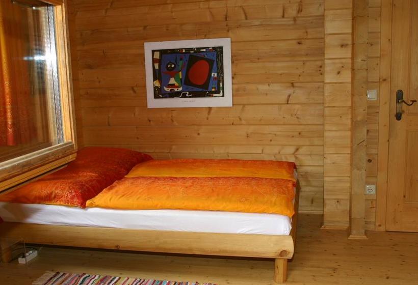 Holzhaus Im Grünen B&b 1