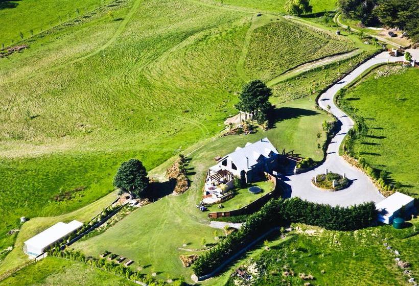 Tree House Lodge Bed & Breakfast 10