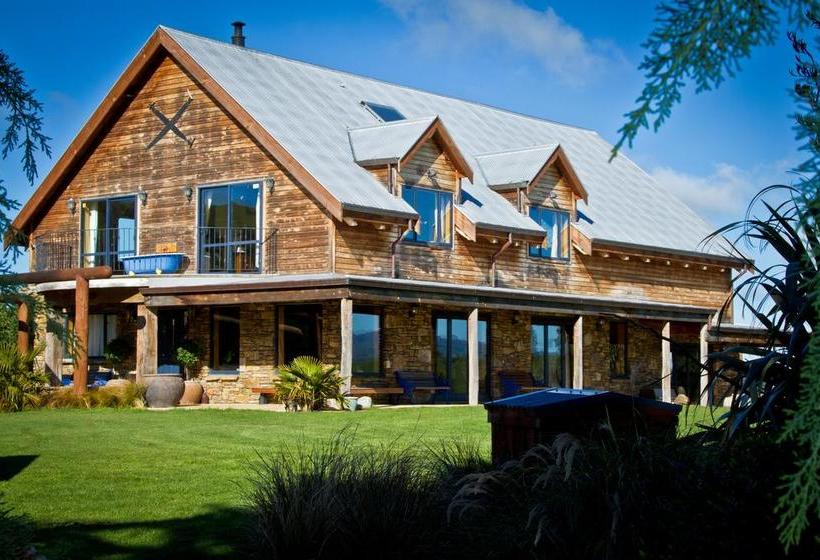 Tree House Lodge Bed & Breakfast 15