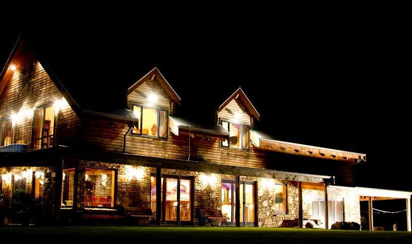 Tree House Lodge Bed & Breakfast 16