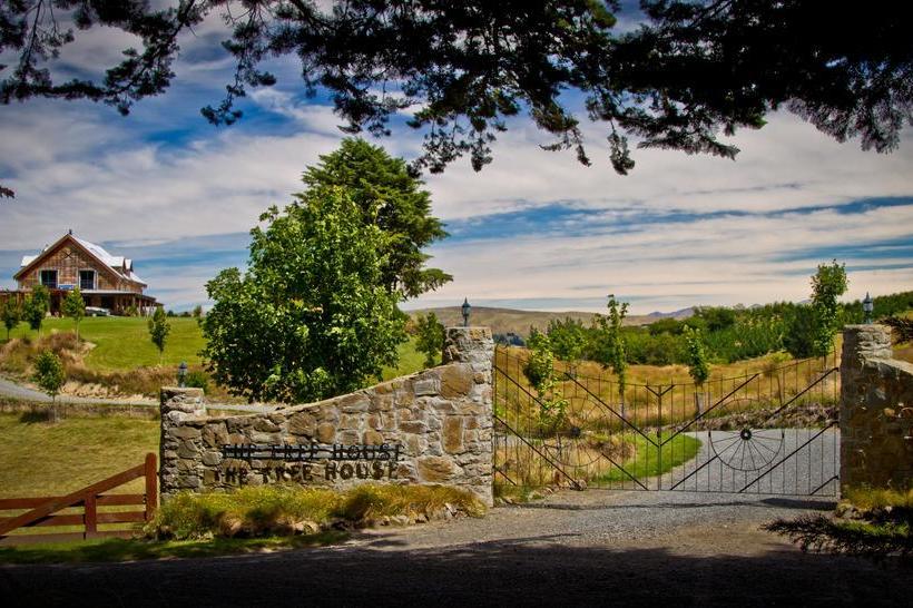 Tree House Lodge Bed & Breakfast 6